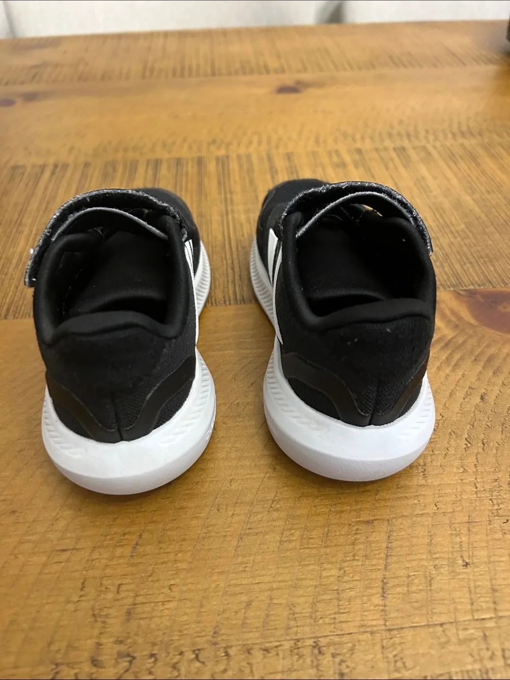adidas Kids Black and White Velcro Mesh Sneakers size 9k